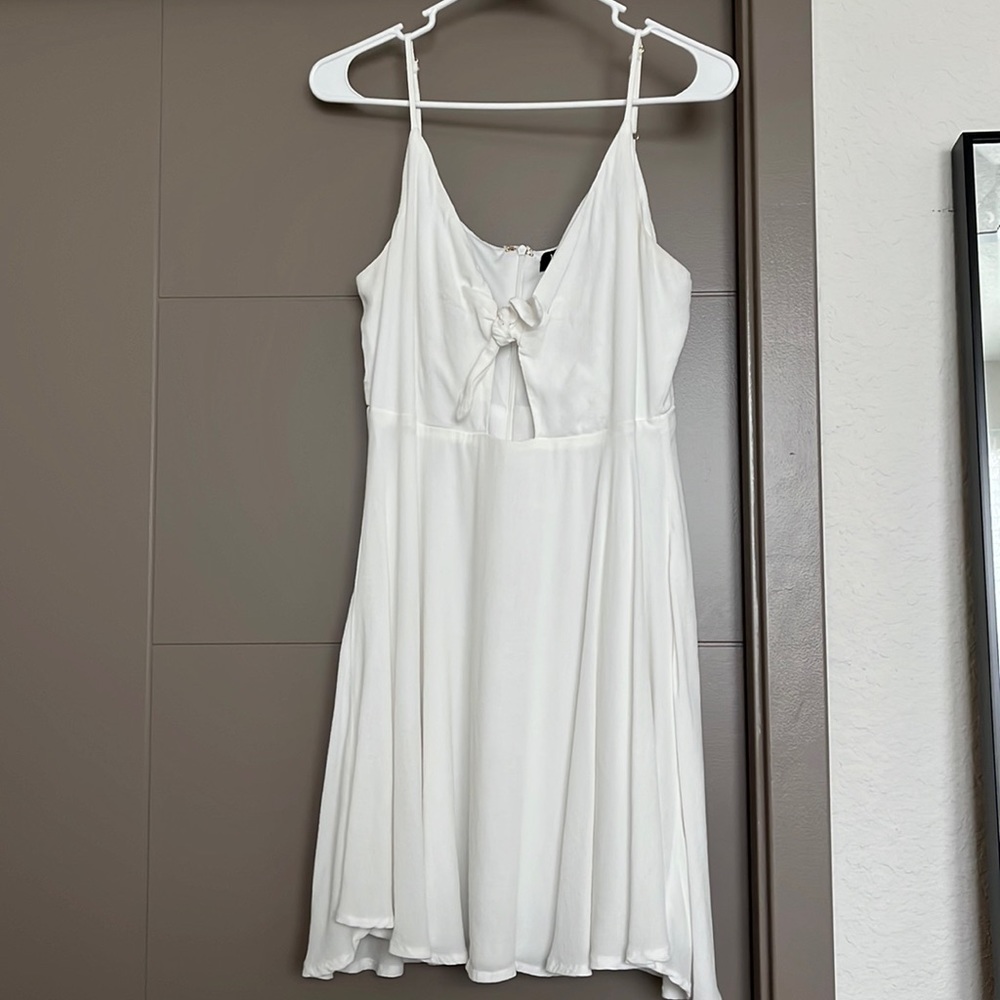 Brand New LuLus White keyhole dress